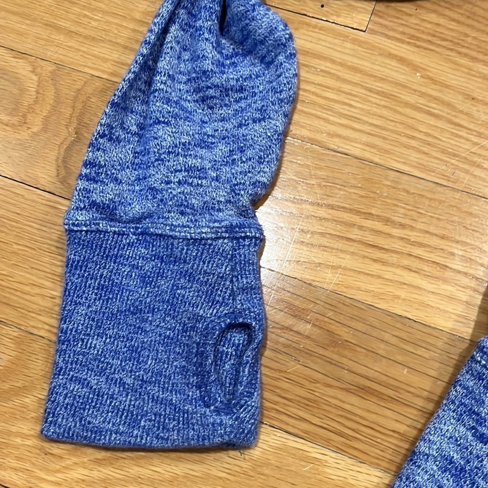Gap fit zip up workout top see pics for measurements - Picture 5 of 6